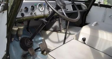 Vă plac vehiculele militare? O piesă de colecție, dar și banii… / GALERIE FOTO - 4