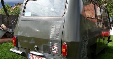 Vă plac vehiculele militare? O piesă de colecție, dar și banii… / GALERIE FOTO - 5