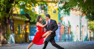 Stire din Cultură-Educație : Biblioteca Judeţeană găzduieşte conferința cu titlul „Tangoul - o emoție care se dansează”