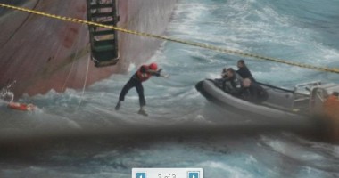 O navă taiwaneză s-a rupt în două - 4
