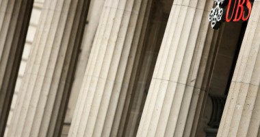 Stire din Actualitate : Angajați ai UBS au aflat de concedierile în masă abia după ce cartetele lor de acces în clădire nu mai funcționau