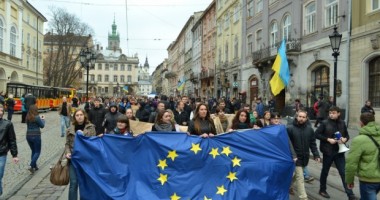 Stire din Actualitate : Ucraina / Persoanele care participă la proteste riscă închisoarea