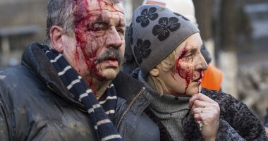 PROTESTE SÂNGEROASE la Kiev: 25 de persoane au murit și sute au fost rănite - 2