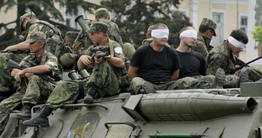 Stire din Actualitate : Trupele rusești au capturat o bază navală militară din Crimeea
