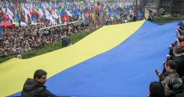 Stire din Actualitate : Alegeri cruciale în UCRAINA. Se alege președintele