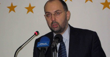 Stire din Politică-Administrație : Kelemen Hunor va conduce delegația UDMR care va negocia cu USL