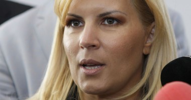 Stire din Politică-Administrație : "Capul președintelui costă peste 20 milioane euro. USL, dispusă să plătească din bani publici"