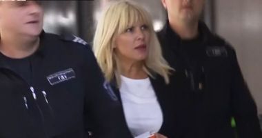 Stire din Politică-Administrație : Elena Udrea rupe tăcerea. Primul mesaj din închisoare
