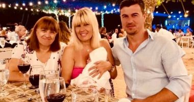 Stire din Social : Elena Udrea vrea să se întoarcă în România, împreună cu fetița ei