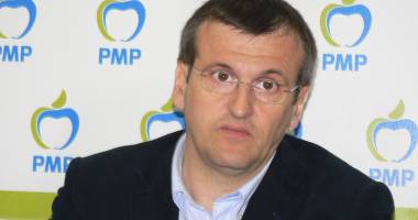 Stire din Politică-Administrație : "Udrea să demisioneze urgent, partidul să îl susțină pe Iohannis"