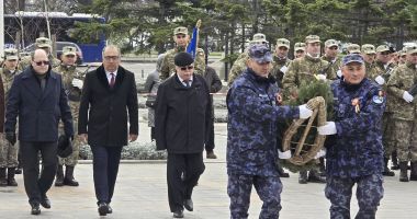 Stire din Politică-Administrație : Turcii din România, moment de reculegere la Monumentul Victoriei din Parcul Arheologic