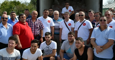 Stire din Politică-Administrație : UDTR a marcat "Kurban Bayram". Familiile nevoiașe au primit pachete cu alimente