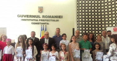 Elevii care studiază limba turcă, premiați de UDTR și ISJ - 2