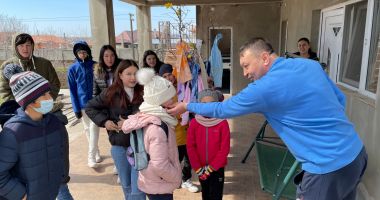 GALERIE FOTO. Elevii școlii comunitare din Tuzla au vestit sosirea primăverii - 4