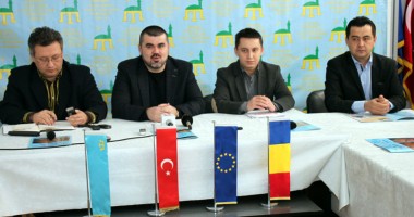 Stire din Politică-Administrație : Peste 1.000 de femei invitate  la petrecerile organizate de UDTTMR