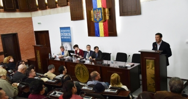 Stire din Cultură-Educație : Cursul "Istoria și civilizația tătarilor",  la final. Urmează festivitatea  de absolvire