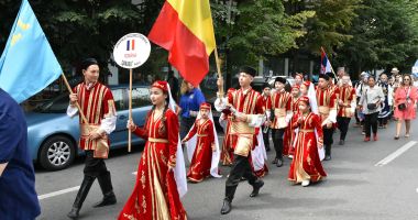 Stire din Cultură-Educație : Ansambluri din șase țări, la Festivalul Internațional al Dansului, Cântecului și Portului Popular Turco-Tătar