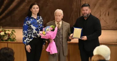 Stire din Cultură-Educație : Premiul „Mehmet Niyazi”, acordat lui Memet Chemaledin, la Medgidia