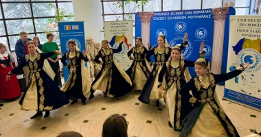 Ansamblul Can Renkler din Topraisar a reprezentat UDTTMR la evenimentul „E vremea carnavalului” - 3
