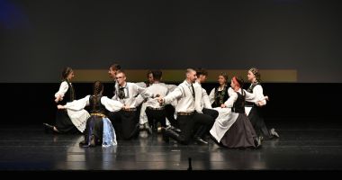 Prefectul Județului Constanța, la Festivalul UDTTMR:„O mie de tratate diplomatice sau economice nu reușesc să creeze punți de comunicare între oameni așa cum o fac muzica și dansul” - 6