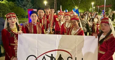 Stire din Cultură-Educație : Tradițiile tătărești, promovate de Ansamblul „Qarasu” la Festivalul „Hidirelez”