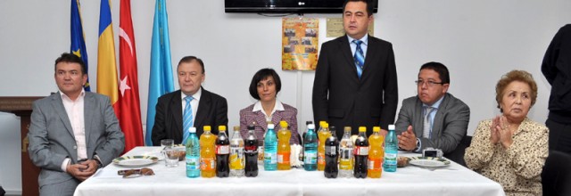 Stire din Politică-Administrație : UDTTMR a sărbătorit a doua zi de Bayram la sediul uniunii