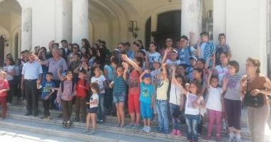 Galerie foto. Surprize pentru 600 de copii, din partea UDTTMR - 6