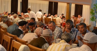 Galerie FOTO. UDTTMR a organizat cina de iftar specifică postului din Luna Ramazan - 3