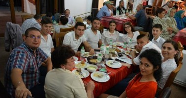 Galerie FOTO. UDTTMR a organizat cina de iftar specifică postului din Luna Ramazan - 4