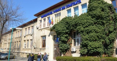 Stire din Cultură-Educație : Cine vrea să devină decan la Universitatea "Ovidius"