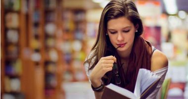 Stire din Cultură-Educație : Care sunt condițiile pentru o bursă de studiu în Marea Britanie