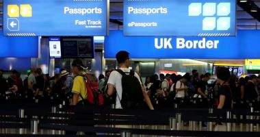Stire din Actualitate : Haos printre imigranții din Marea Britanie. Vizele electornice le-au dat bătăi de cap