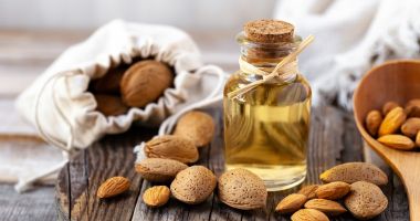 Stire din Sănătate : Uleiul de migdale, secretul unei frumuseți naturale și al pielii catifelate