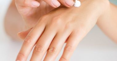 Scapă de imperfecțiunile tenului folosind cosmetice pe bază de ulei CBD! - 2