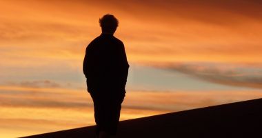 Stire din Social : Cum îi ajută un tratament cu ulei de canabis pe cei care suferă de sindromul Tourette?