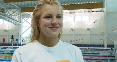 Stire din Sport : Nou record de înot, Ruta Meilutyte