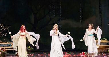 Stire din Cultură-Educație : Ultimele spectacole în aer liber ale Teatrului "Oleg Danovski"