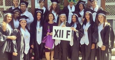 Galerie foto. Ultimul clopoțel pentru elevii claselor a XII-a la Colegiul Economic Mangalia - 5