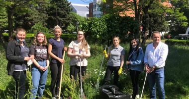Pentru un oraș curat! Acțiune voluntară de ecologizare la Universitatea Maritimă Constanța - 4