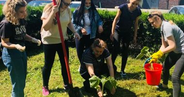 Pentru un oraș curat! Acțiune voluntară de ecologizare la Universitatea Maritimă Constanța - 5