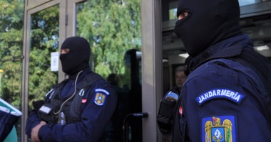 Galerie Foto / DGA A LUAT LA PURICAT UMC. Profesori și studenți, acuzați de corupție. Cum se promovau examenele contra-cost - 9