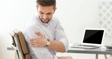 Stire din Sănătate : Umărul înțepenit provoacă durere și rigiditate