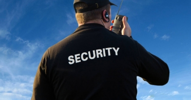 Stire din Eveniment : Un agent a furat telefoanele colegilor și le-a amanetat