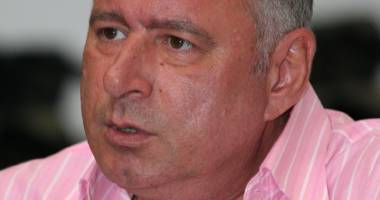 Stire din Politică-Administrație : Deputatul Mădălin Voicu nu poate fi arestat.  L-au scăpat colegii
