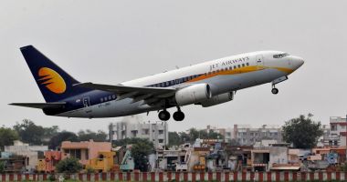 Stire din Actualitate : Un avion a aterizat de urgență după ce pasagerilor a început  să le curgă sânge  din urechi și nas