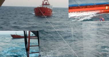 Un cargou turcesc, în pericol de scufundare