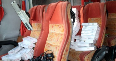 Unde a ascuns un șofer de autocar aproape două mii de pachete de țigări - 3