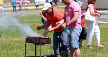 Stire din Social : Unde petrec românii de Ziua Muncii