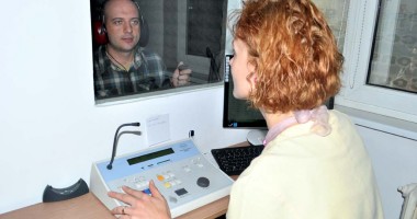 Stire din Sănătate : Unde puteți  beneficia  de teste gratuite pentru auz