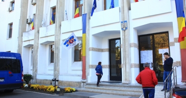 Stire din Social : Unde puteți suna pentru a sesiza autoritățile locale